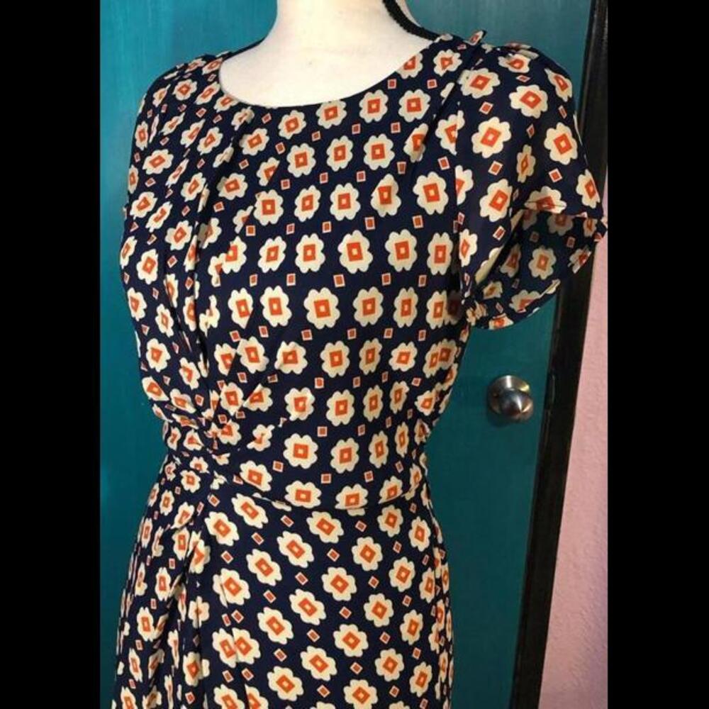 Yumi Short Sleeve Retro Midi Dress